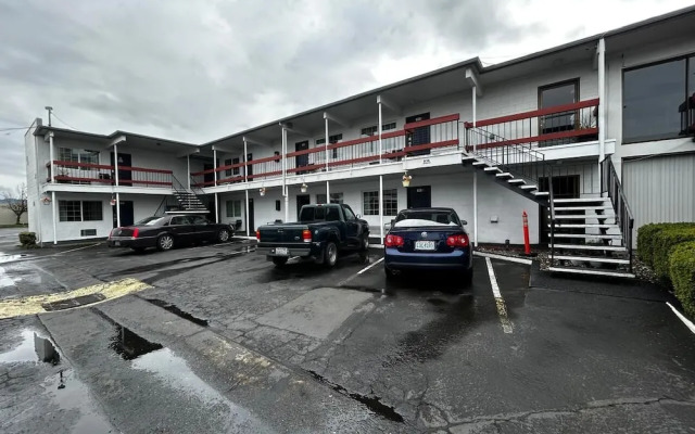 OYO Travelers Inn
