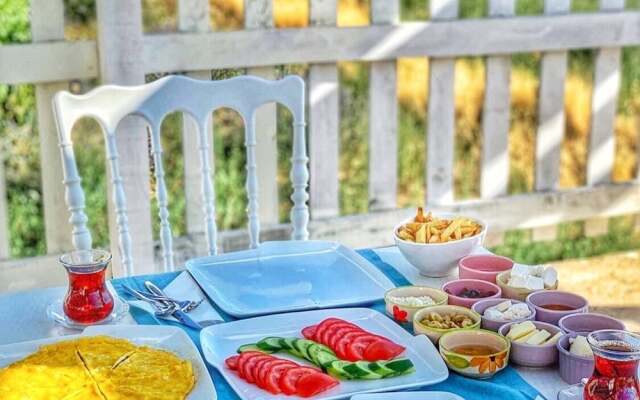 Aliya Konak - Köy Evi ve Lezzetleri