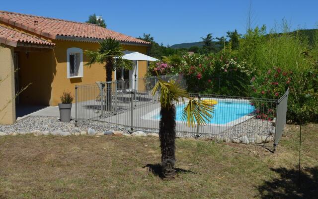 Comfortable villa with private swimming pool and close to the Ardèche River