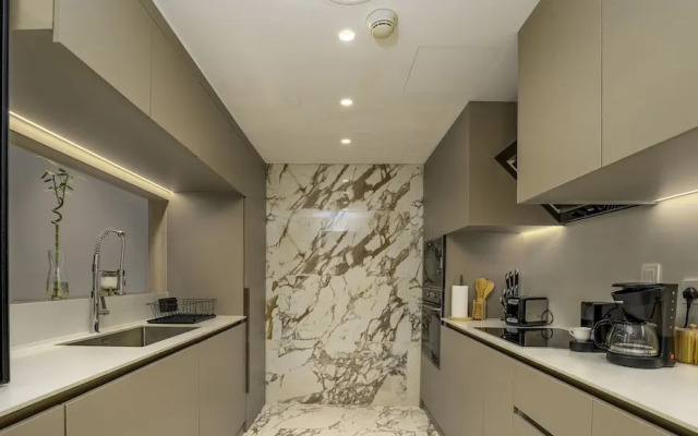 Stunning 2 BR in the heart of Downtown