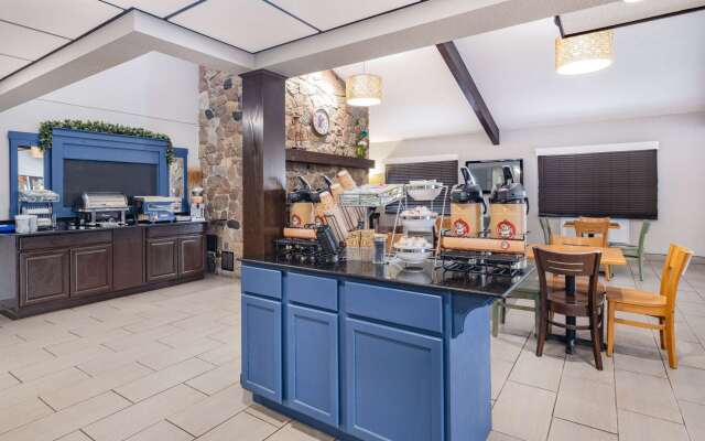 AmericInn by Wyndham Plover Stevens Point