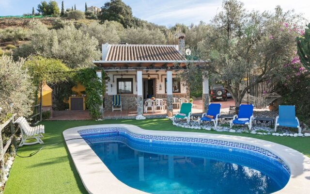 Tranquil Cottage in Torrox With Private Swimming Pool