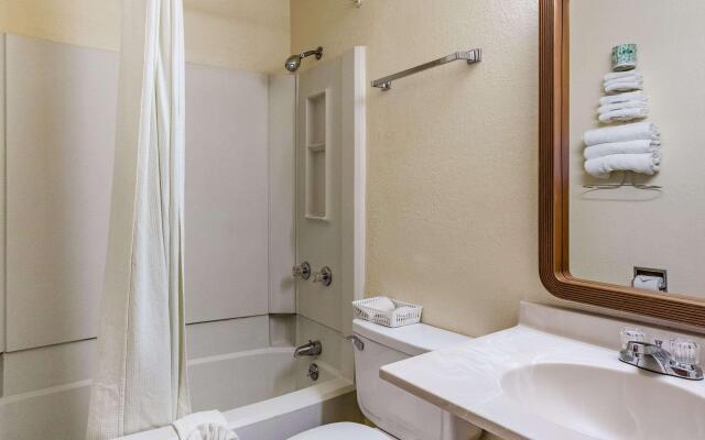 Rodeway Inn Farmington