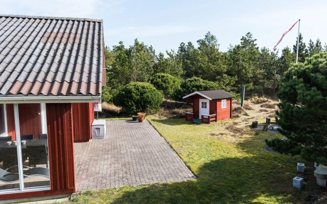 6 Person Holiday Home in Blavand