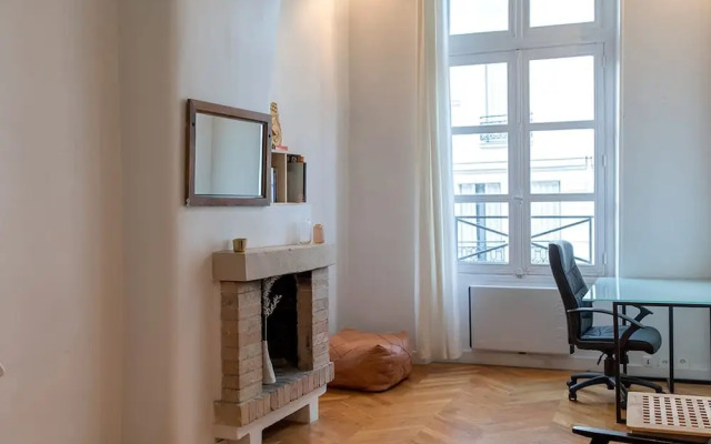Sunny Dussoubs I Unique 1-br Loft in Montorgueil