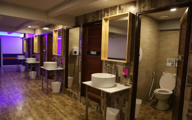 Balcony Party Hostel - Adult Only +18