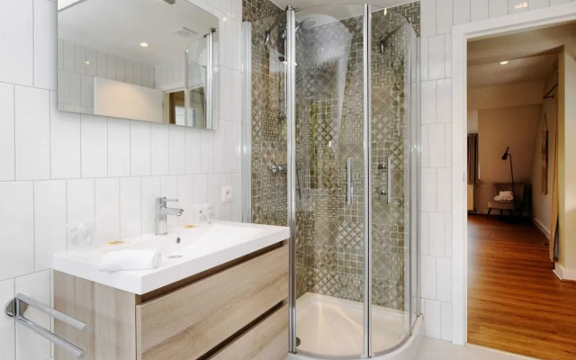 Affluent Holiday Home in Spa with Hot Tub, Garden, Sauna