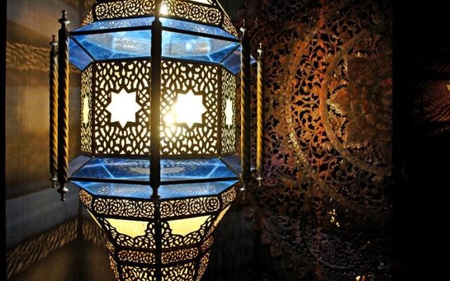 Bijou Hotel / Love and Romance