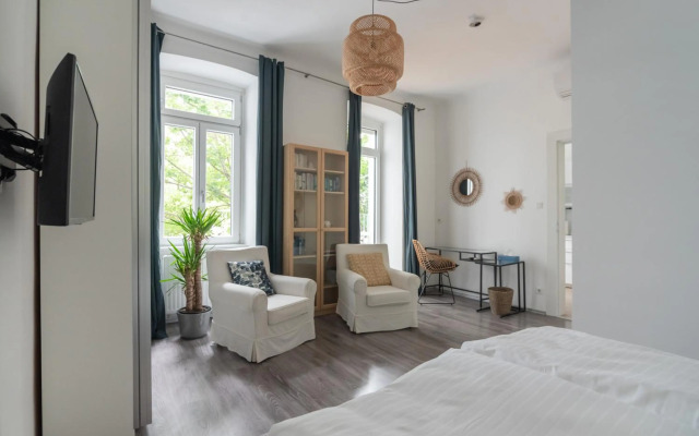 Sophienne Apartments