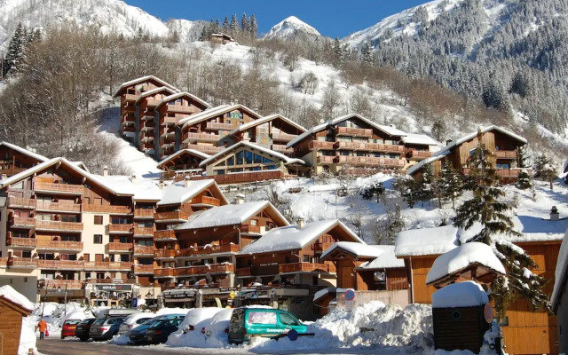 Spacious Holiday Home Near Center of Champagny