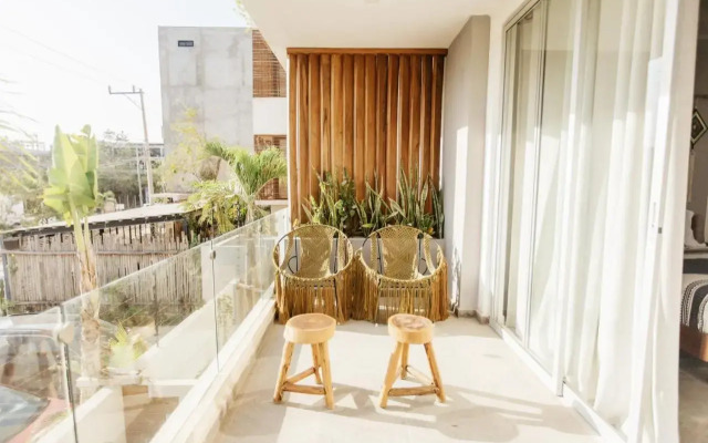 Dune Luxury Condos - Suite w Private Terrace
