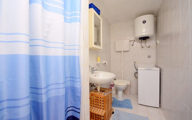 Apartments Mladen