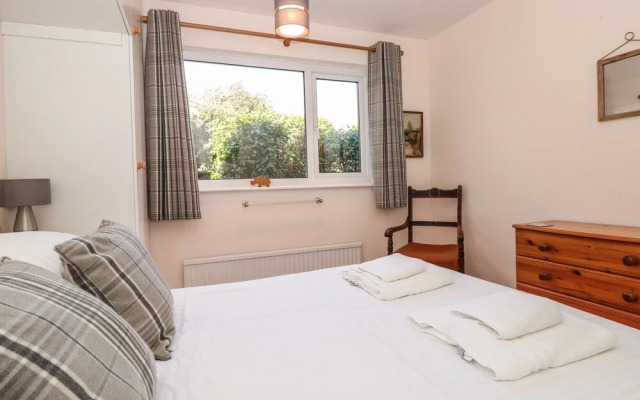 33 Weymouth Park