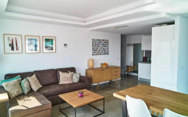 Fabulous Penthouse Downtown Tarifa, Maestro Apartments