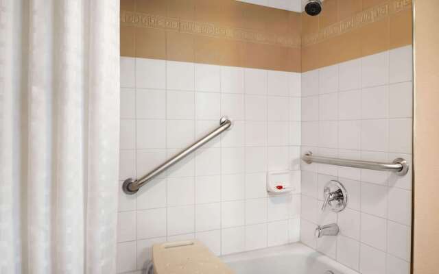 Super 8 by Wyndham Des Moines