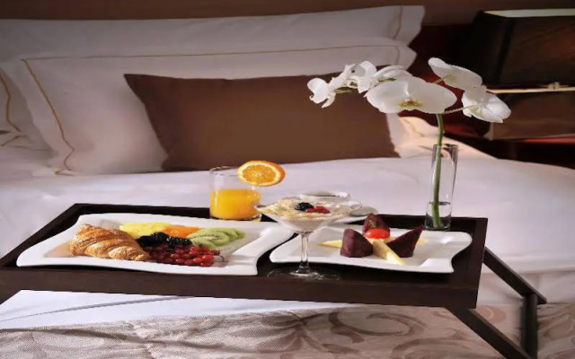 Swiss Hotel Corniche