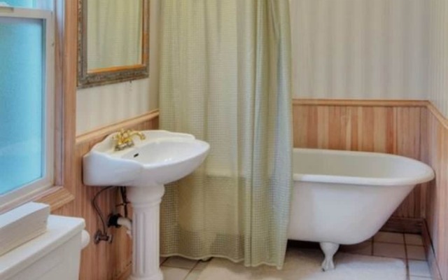 Capitol Hill Guest House - Seattle Bed & Breakfast