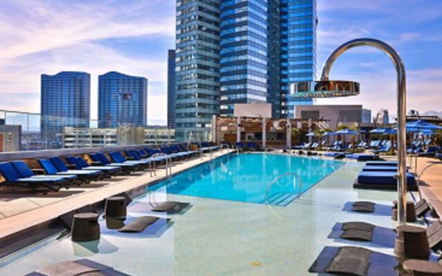 StripViewSuites at Jockey Club