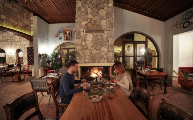 Vinifera Vineyards Hotel