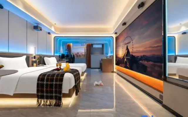 Ye and Chen Esports Movie Hotel