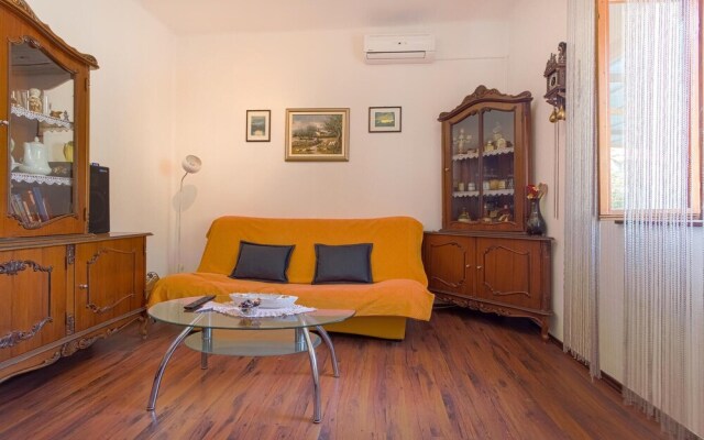 Awesome Home in Zaglav With 2 Bedrooms and Wifi