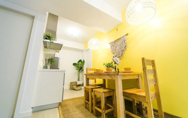 Sabrina's Crib by Azure 2 Bedroom near Airport