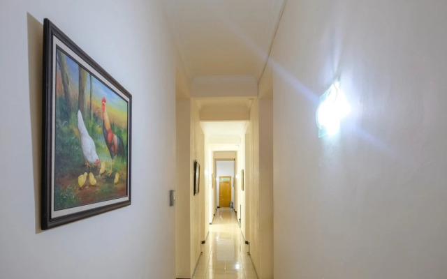 RedDoorz @ Savitri Hotel