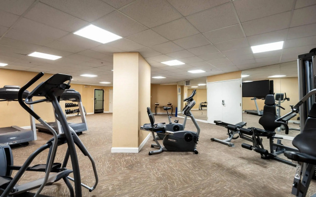 Arlington Court Suites, a Clarion Collection Hotel