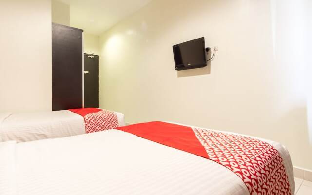 RedDoorz Plus near Cambridge City Square