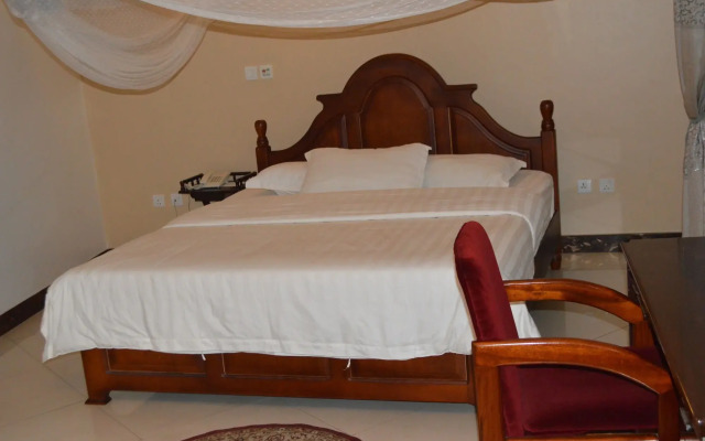 Super Paradise Hotel