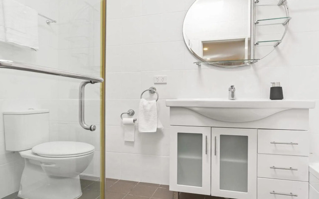 Blue Fish, 41 Boulder Bay Road