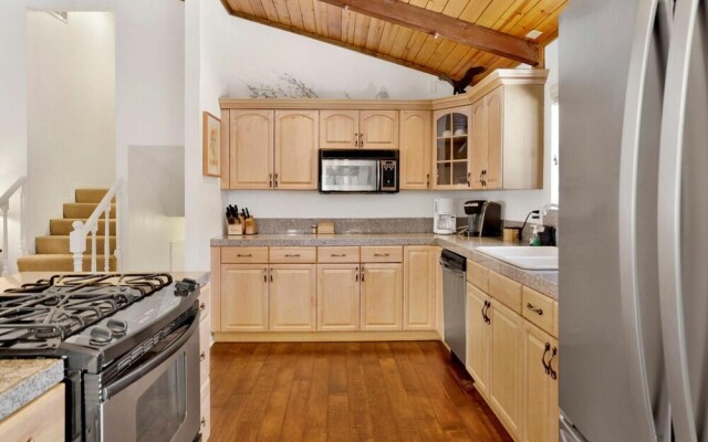 Star Gazing #2089 by Big Bear Vacations