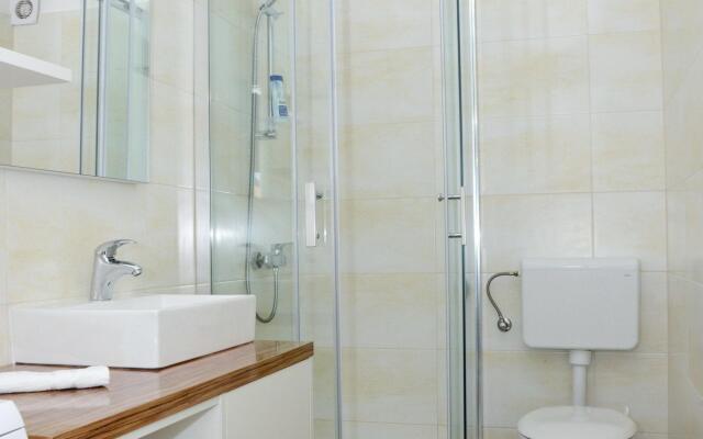 Apartment in Ljubac With Barbecue