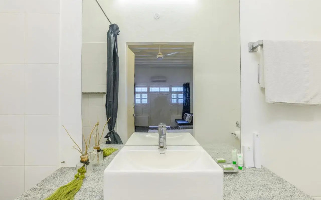 Itsy Hotels Red Lotus Heritage, Promenade Beach