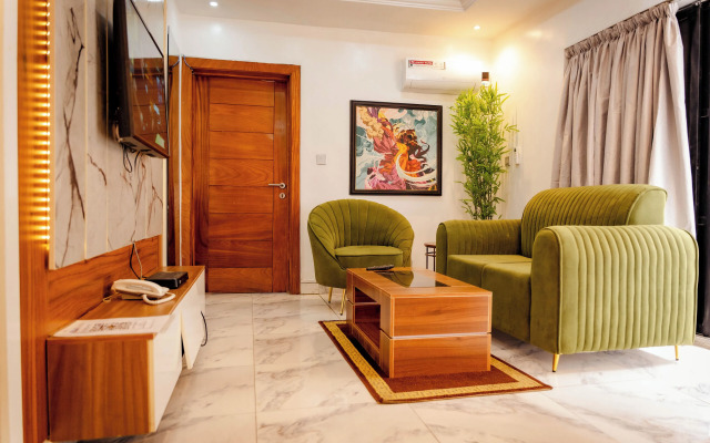 247 Luxury Apartment