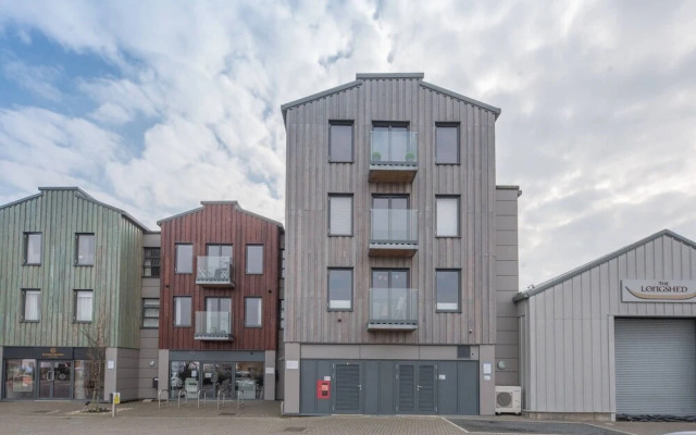 Woodbridge Penthouse