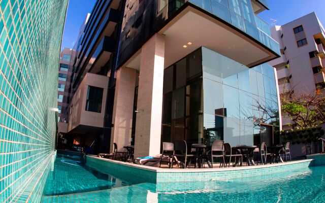 Acqua Suites