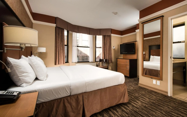 Collins Hotel