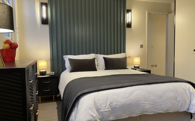 JOIVY Chic Mews house in S Kensington