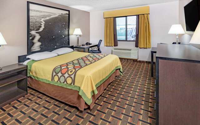 Super 8 by Wyndham League City/Kemah Area