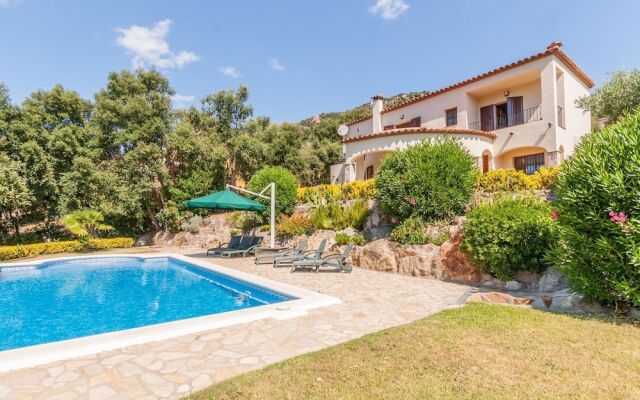 Exotic Villa in Calonge With Swimming Pool