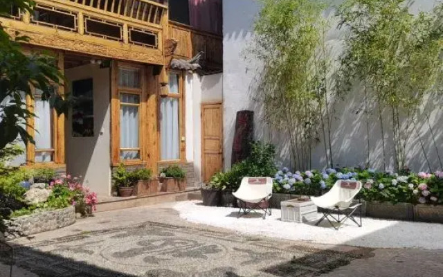 Jing Hua Yuan Inn (Lijiang Ancient Town)