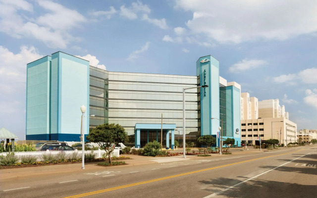 Surfbreak Virginia Beach Oceanfront, Ascend Hotel Collection