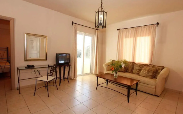 Lambrinos Suites