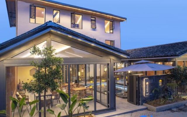 Yinqi Wuxiang Nacuo Guesthouse