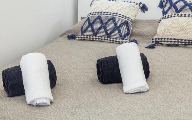 WelcomeBuddy - ANCO 56 - Cozy Retreat with Terrace
