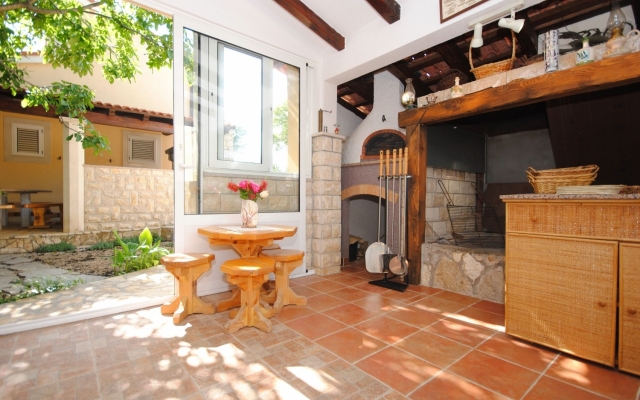 Holiday house Mare - open pool and pool for children: Kastel Novi, Riviera Split