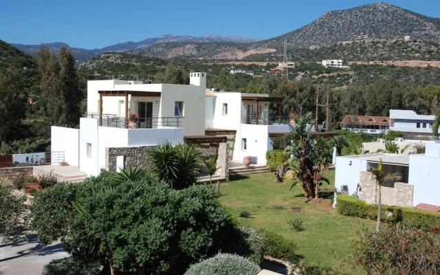 Almiros Apartments