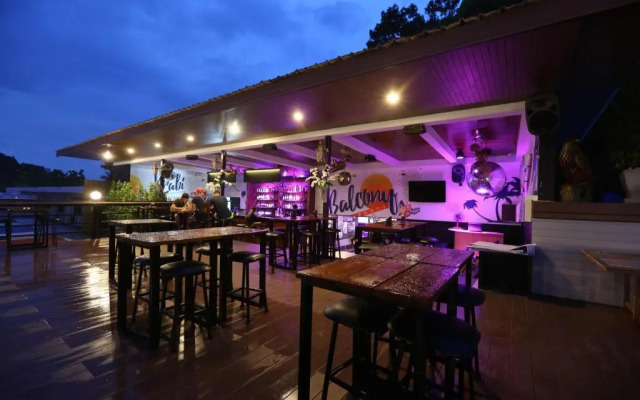 Balcony Party Hostel - Adult Only +18