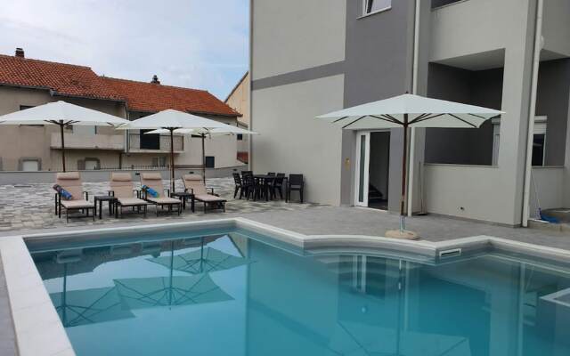 Apartments Villa Salona Sky
